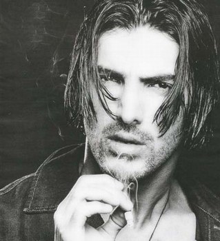 la c'est john abraham